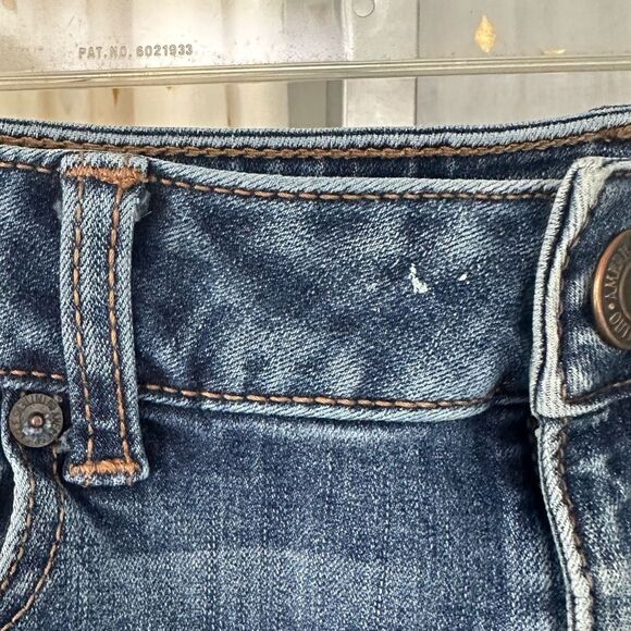 American Eagle 360° Super Stretch Distressed Folded Raw Hem Midi Denim Shorts 6 - Picture 7 of 7